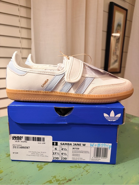 adidas Shoes - NWT ADIDAS SAMBA JANES CLOUD WHITE/HALO BLUE GUM SIZE 6 WITH THE ORIGINAL BOX